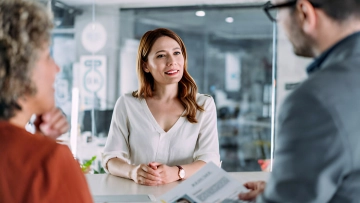 Chargé-e d'affaires internationales